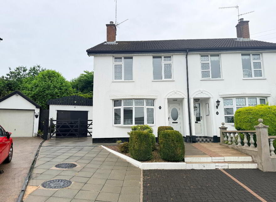 66 Iveagh Drive, Banbridge, BT32 3YE