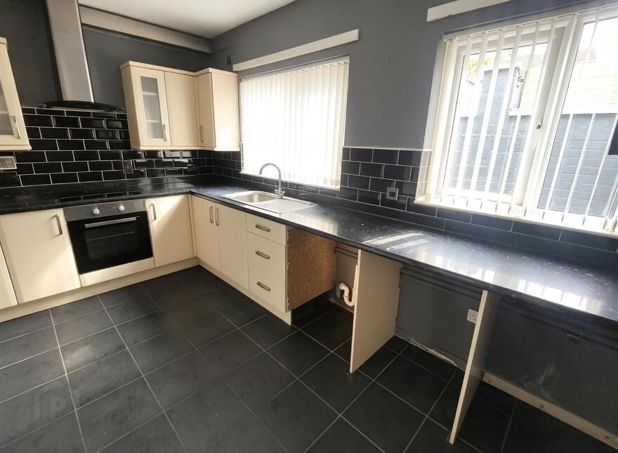39 Woodvale Pass, Belfast, BT13 3FN