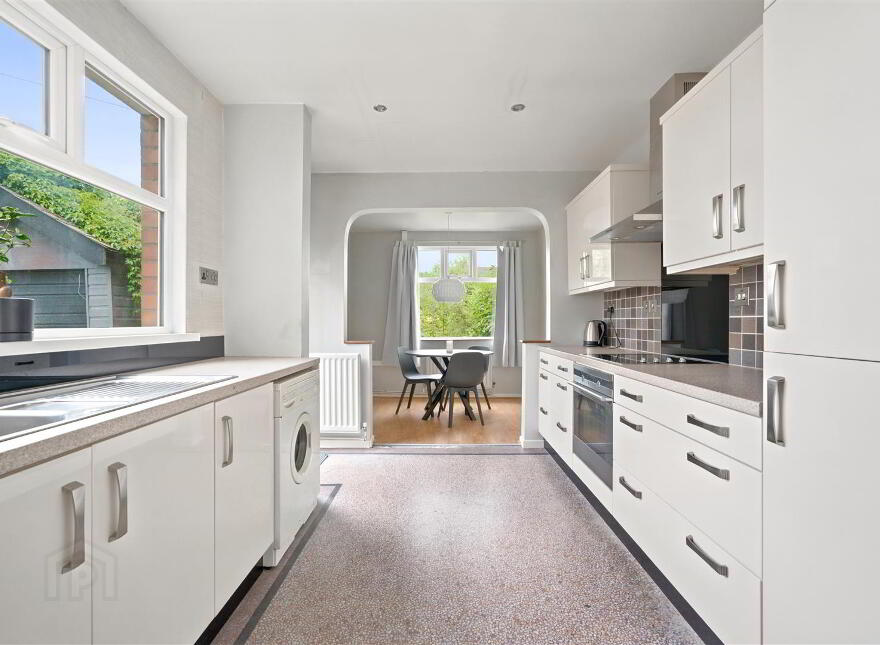 392 Castlereagh Road, Belfast, BT5 6AE