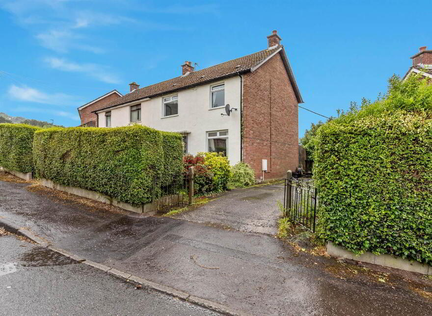 30 Firmount Crescent, Holywood, BT18 9QL