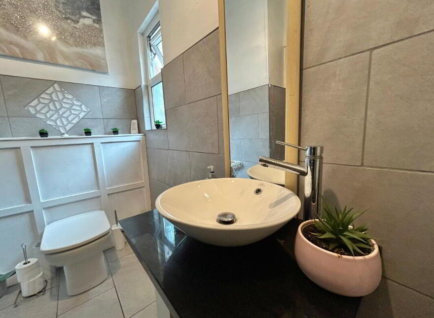 29 Tates Avenue, Belfast, BT9 7BY