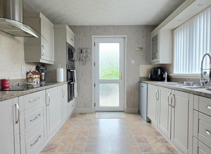4 Sandringham Green, Carrickfergus, BT38 9EF