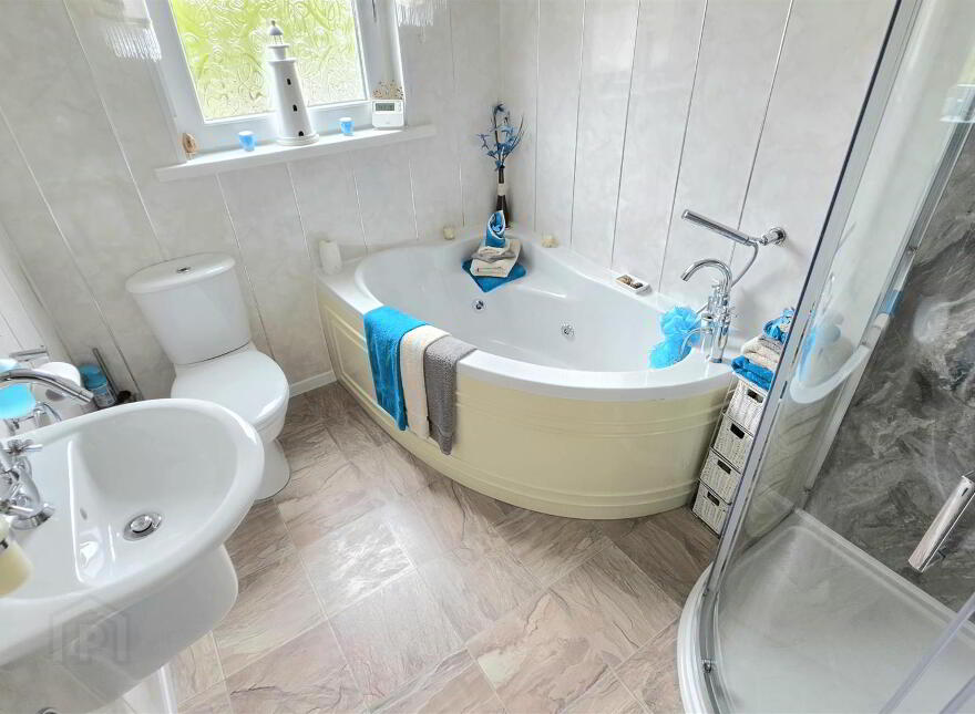 4 Sandringham Green, Carrickfergus, BT38 9EF