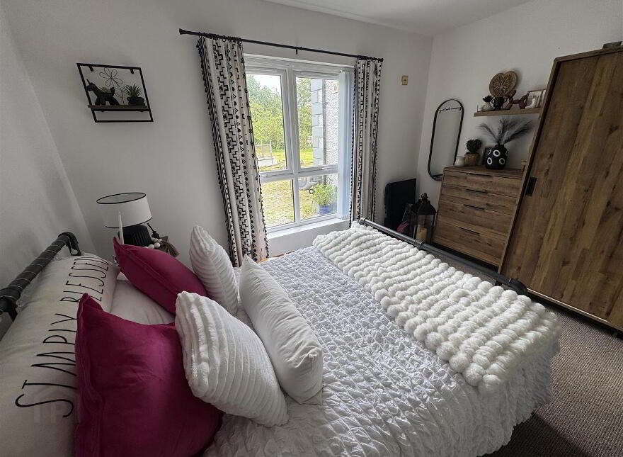 42 Ballynoe Road, Antrim, BT41 2QX