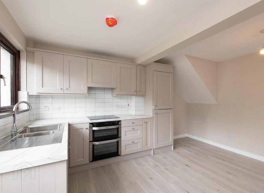 4 White Row, Banbridge, BT32 4JR