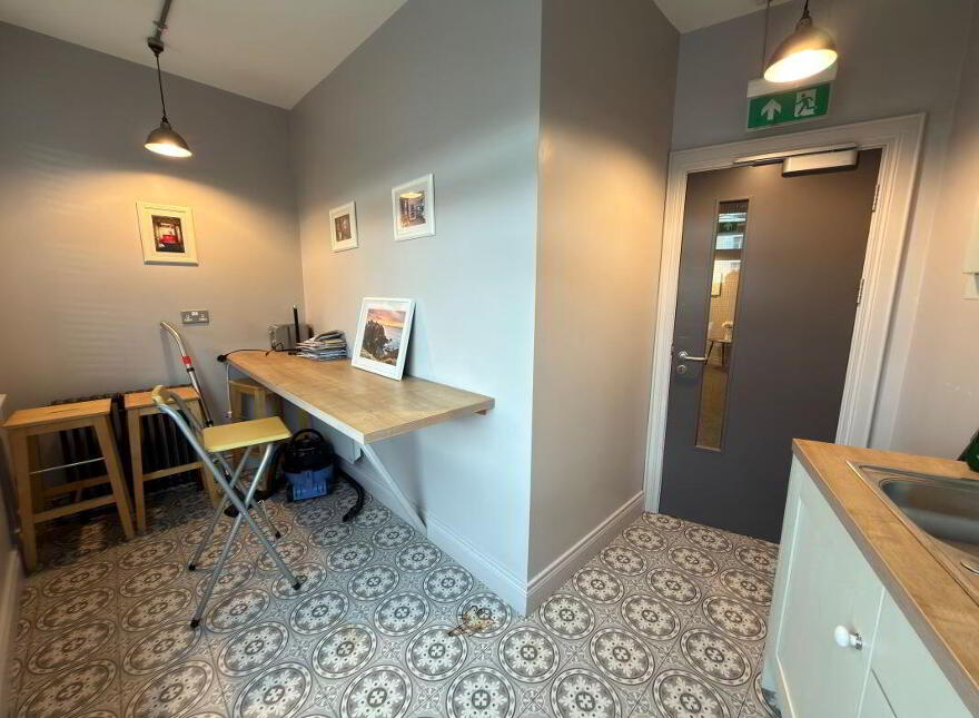 (Lot 7) 22B High Street, Portadown, BT62 1HZ