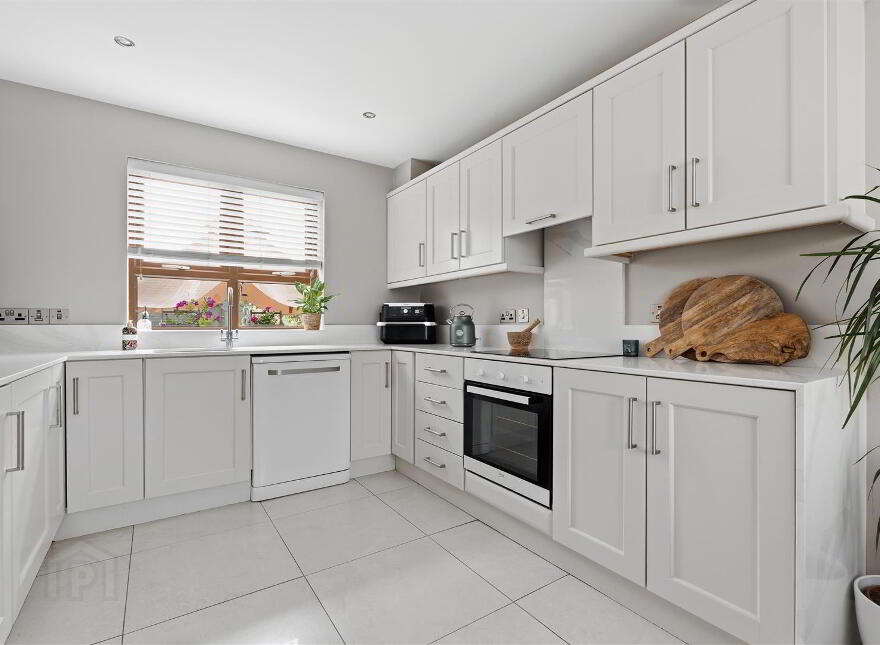 6 Grand Jury Court, Saintfield, BT24 7LD