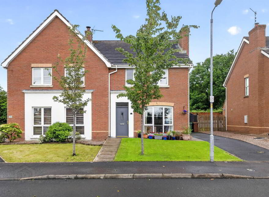 228 Glenwood Court, Lisburn, BT28 3UF
