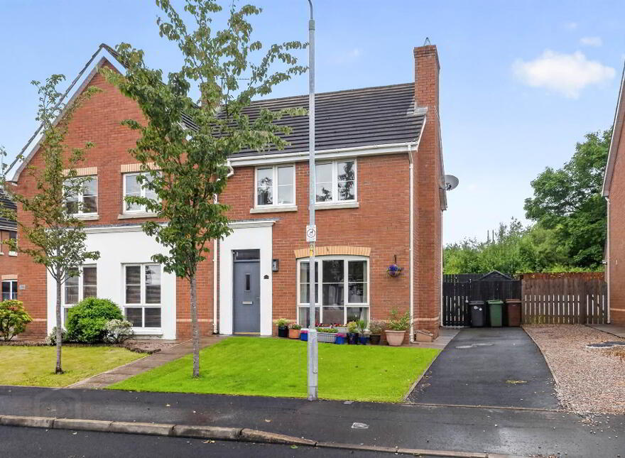 228 Glenwood Court, Lisburn, BT28 3UF