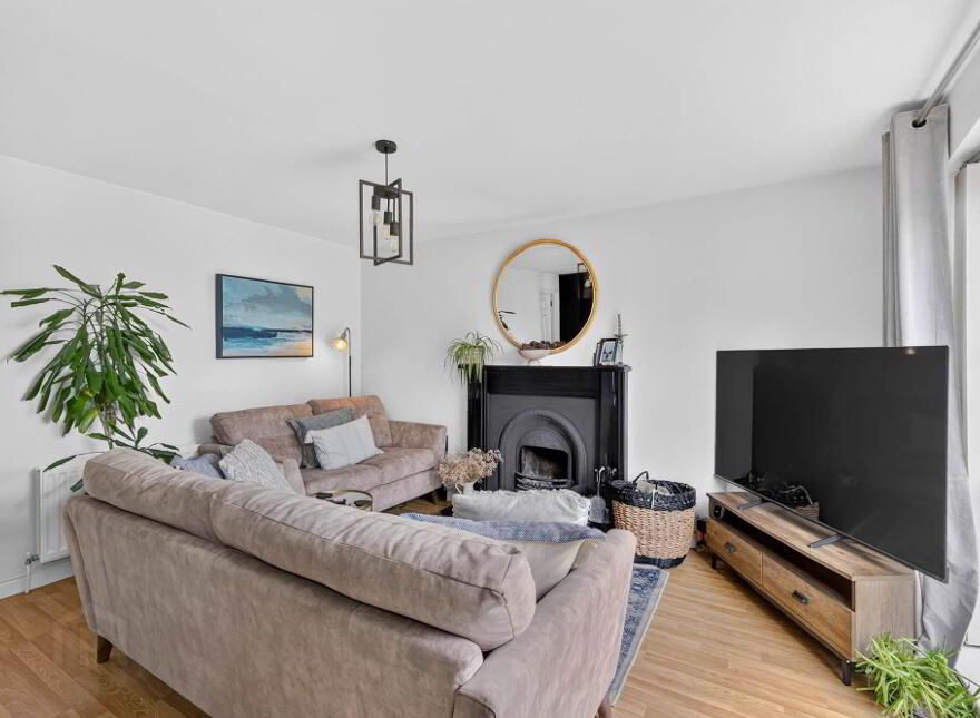 228 Glenwood Court, Lisburn, BT28 3UF
