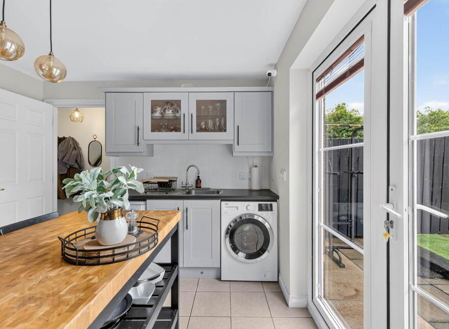 228 Glenwood Court, Lisburn, BT28 3UF