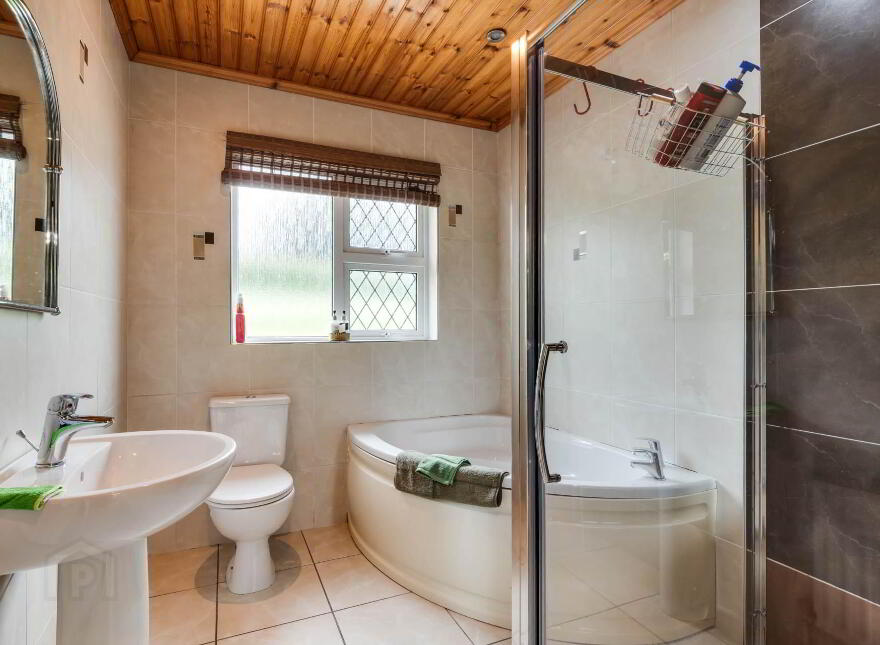 12 Derryclawan Road, Lisbellaw, BT94 5DB