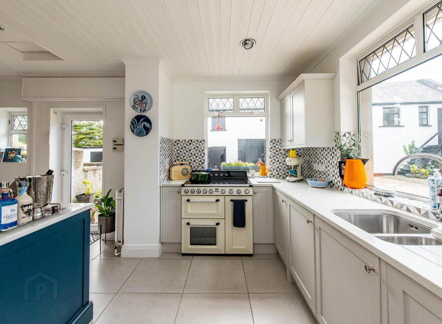 384 Ballyclare Road, Newtownabbey, BT36 4TQ