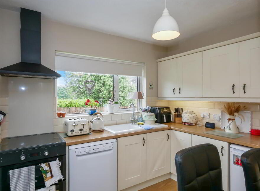 14 Burnside Avenue, Saintfield Road, Belfast, BT8 6HW