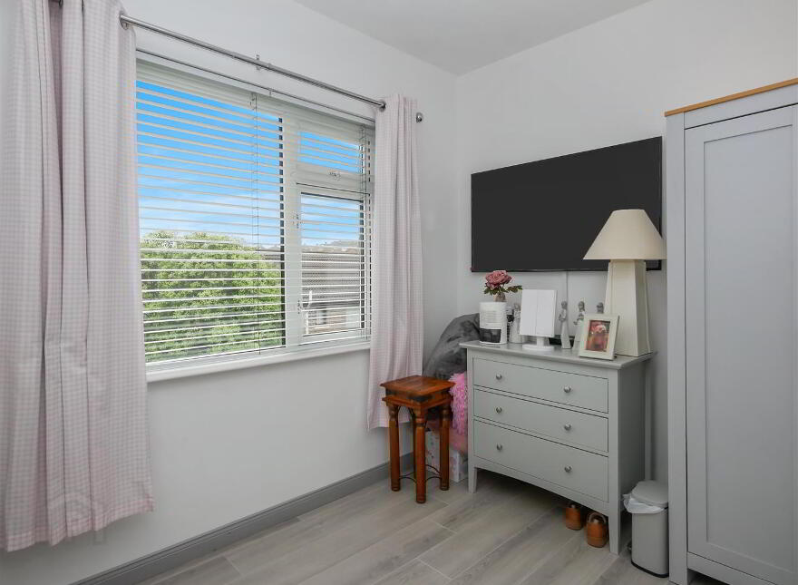 14 Burnside Avenue, Saintfield Road, Belfast, BT8 6HW