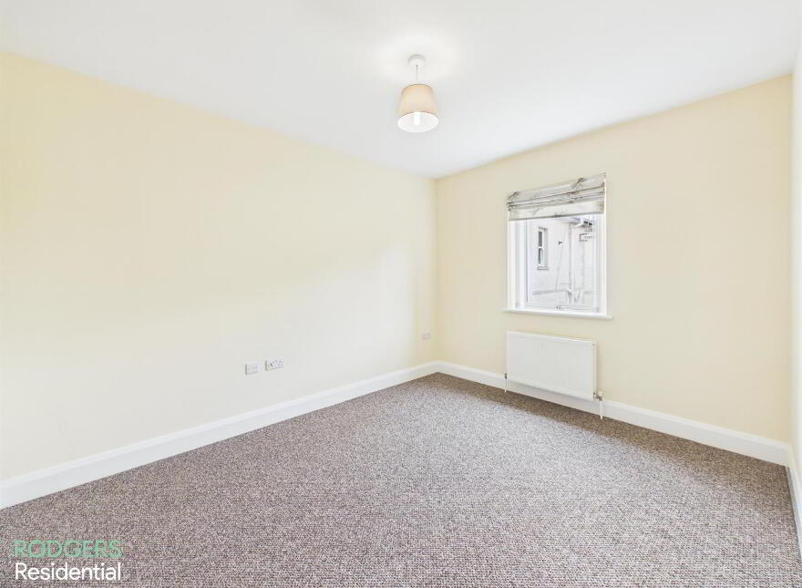 1 Victoria Close, Belfast, BT4 1PF