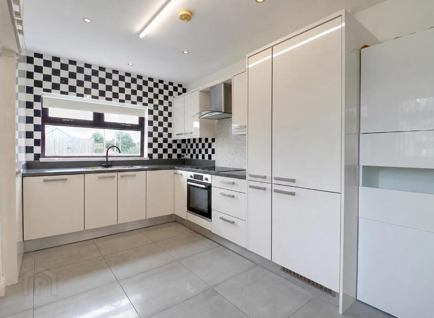 16 Hillmount Drive, Moneyrea, Newtownards, BT23 6BE