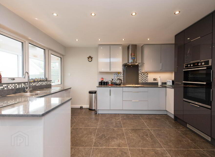 6 Lynda Gardens, Jordanstown, Newtownabbey, BT37 0NP