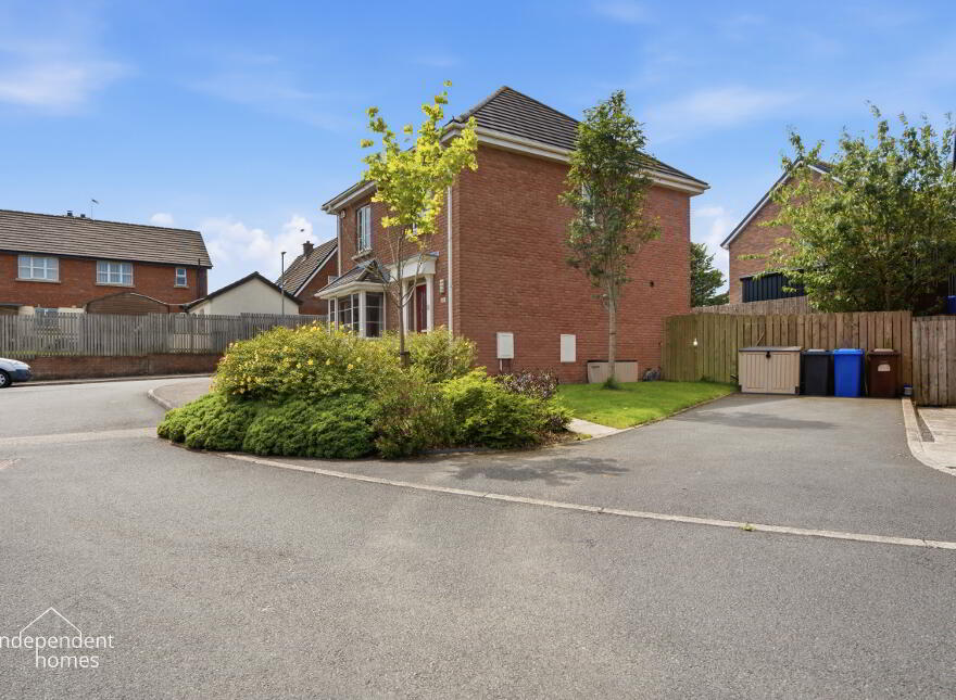 32 Ballyhampton Road, Larne, BT40 2ST