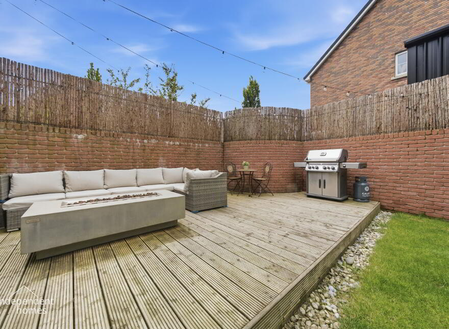 32 Ballyhampton Road, Larne, BT40 2ST