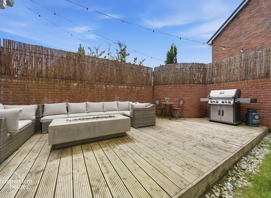32 Ballyhampton Road, Larne, BT40 2ST