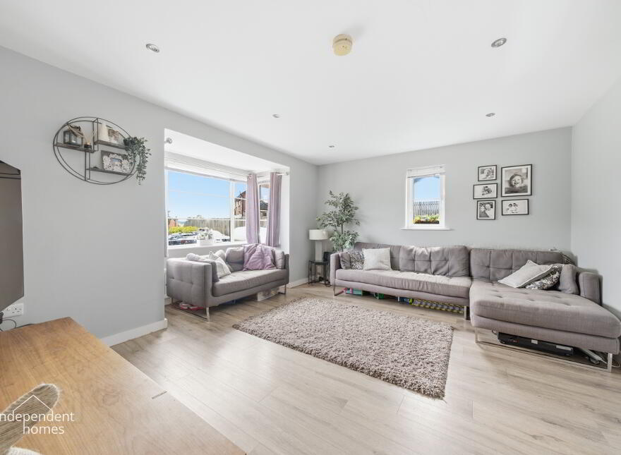 32 Ballyhampton Road, Larne, BT40 2ST