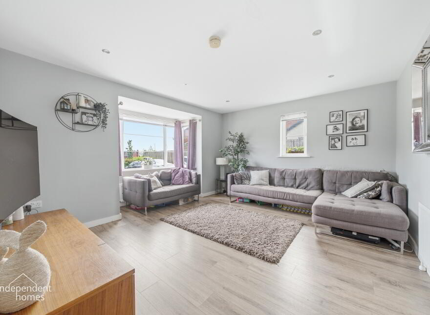 32 Ballyhampton Road, Larne, BT40 2ST