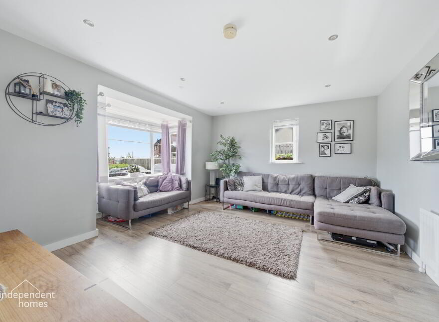 32 Ballyhampton Road, Larne, BT40 2ST