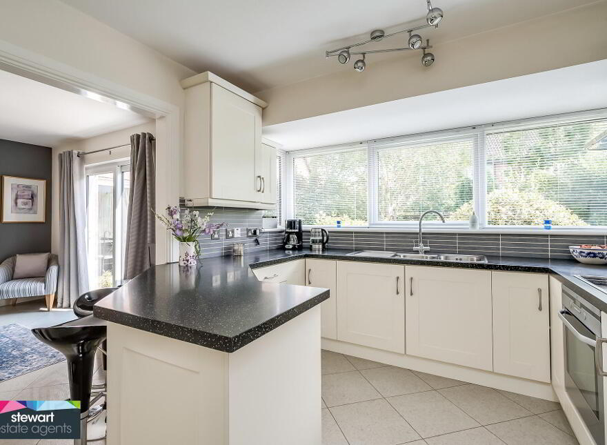 10 Waringfield Drive, Moira, BT67 0FB