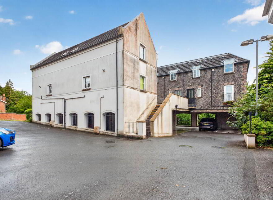 3 Barnfield Manor, Lisburn, BT28 3ZJ