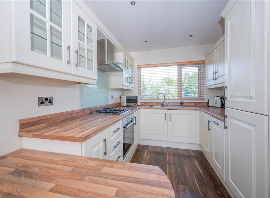 2 Grange Hill, Kingsway, Dunmurry, Belfast, BT17 9AW