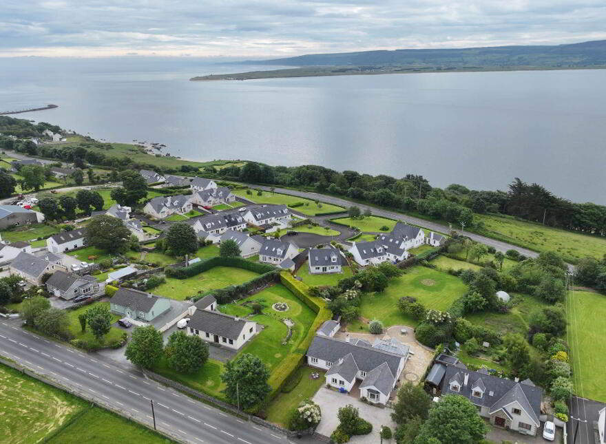 3 Binevenagh View, Moville, F93CK12