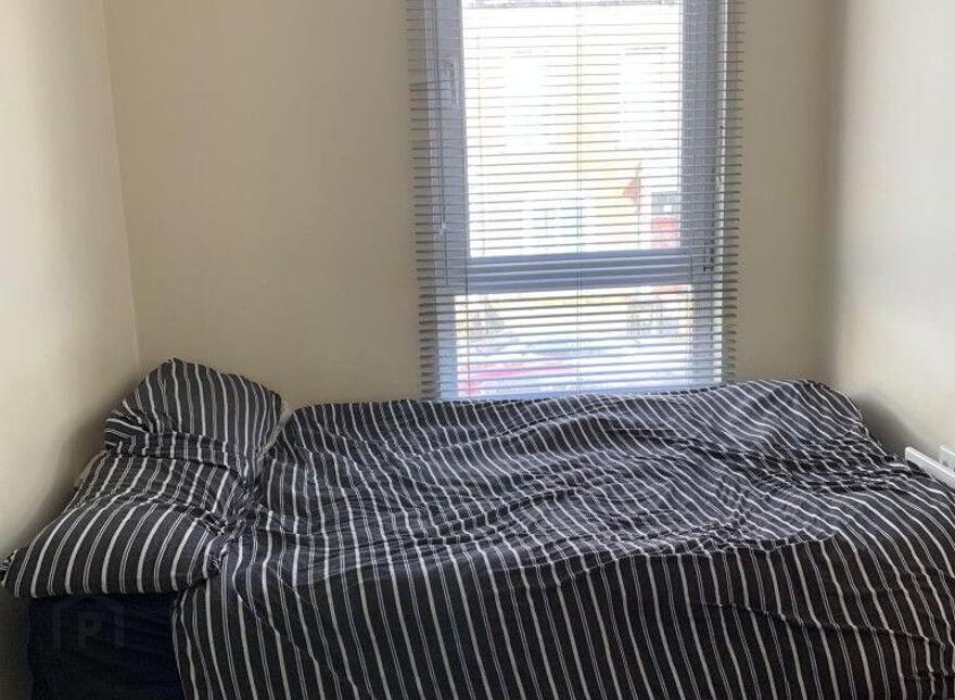 Flat B, 26 Tates Avenue, Belfast, BT9 7BY
