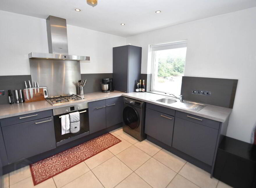 Apt 28, Old Brewery Lane, Glen Road, Belfast, BT11 8BZ