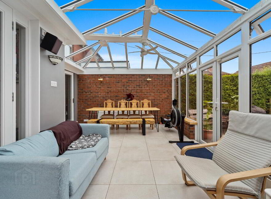 17 Cricklewood Park, Belfast, BT9 5GU