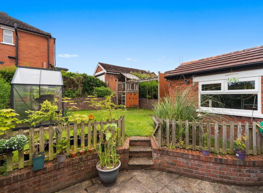 17 Cricklewood Park, Belfast, BT9 5GU