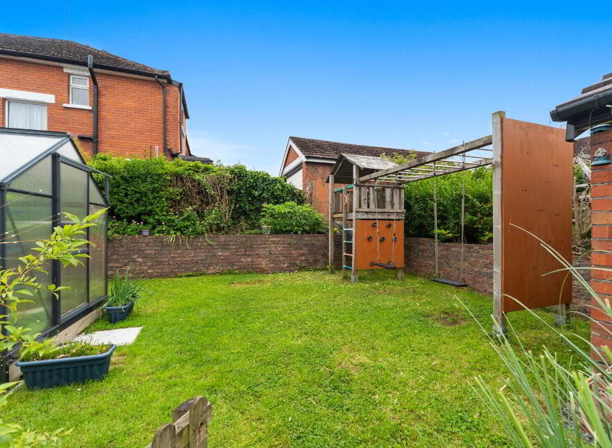 17 Cricklewood Park, Belfast, BT9 5GU
