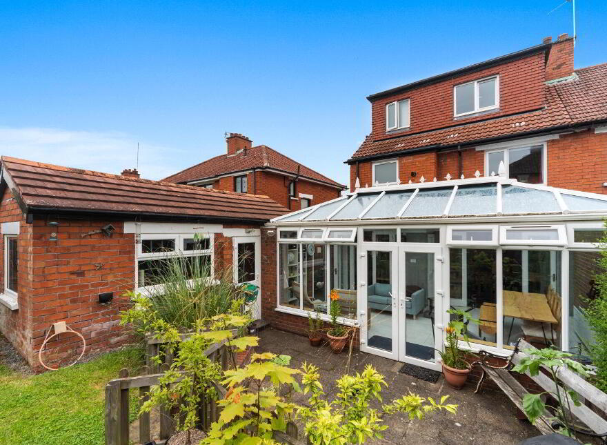 17 Cricklewood Park, Belfast, BT9 5GU