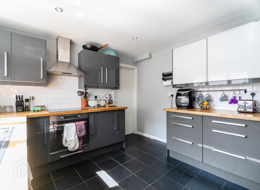 65 Rugby Road, University Street, Belfast, BT7 1PT