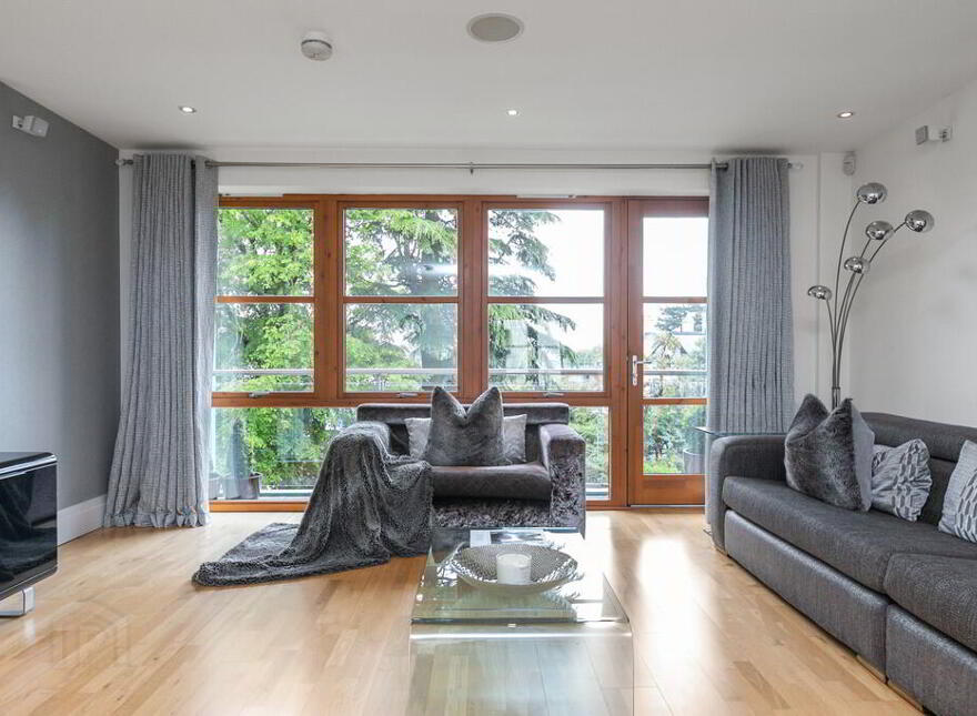 E13 The Elms, 77B Malone Road, Belfast, BT9 6SB