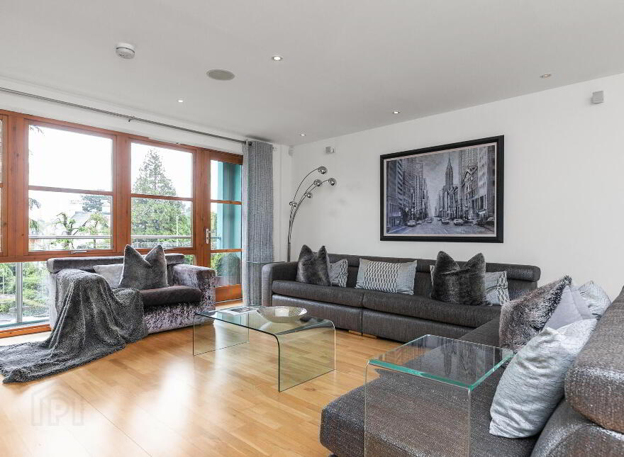 E13 The Elms, 77B Malone Road, Belfast, BT9 6SB