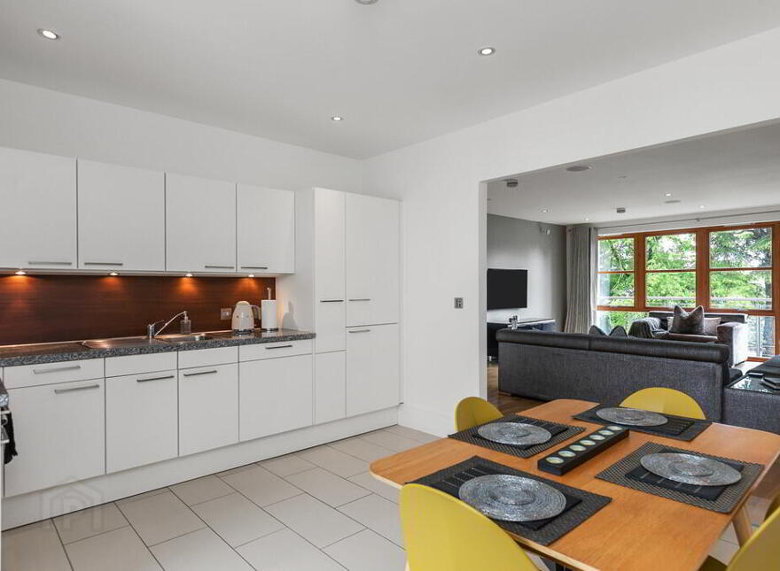 E13 The Elms, 77B Malone Road, Belfast, BT9 6SB