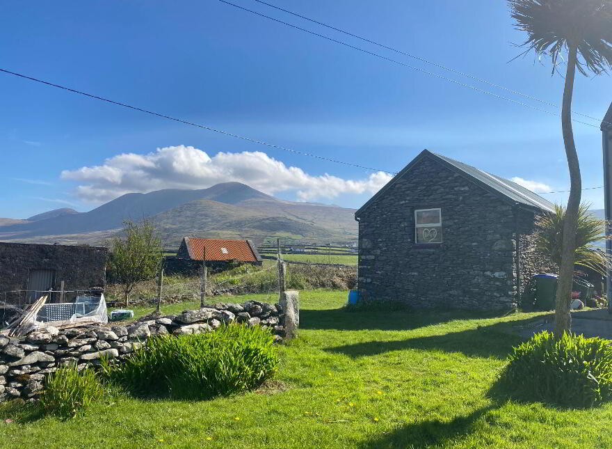 Upper Kilquane, Ballydavid, Dingle, V92C1K0