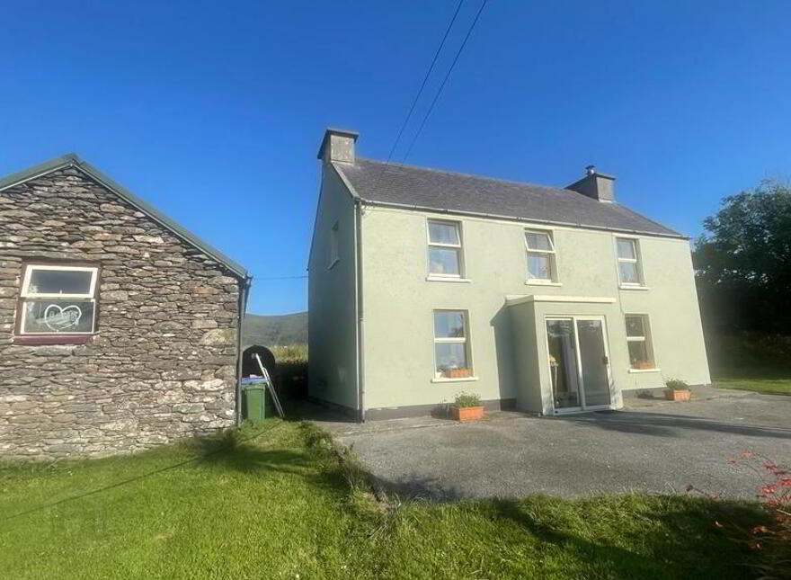 Upper Kilquane, Ballydavid, Dingle, V92C1K0