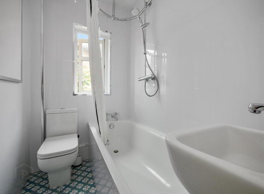 3 Chesham Gardens, Ravenhill Road, Belfast, BT6 8GX