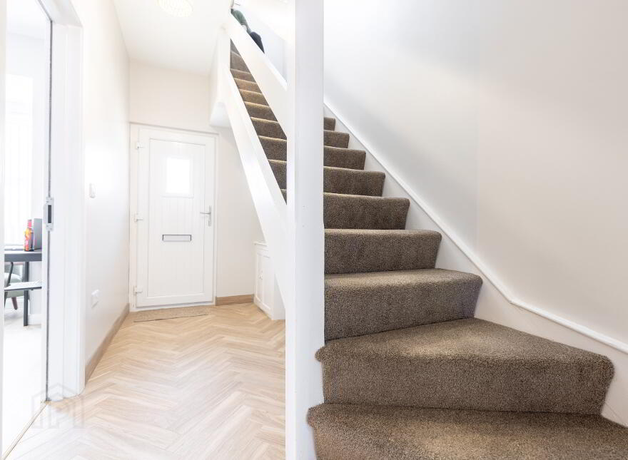 Room 1, Woodcot Avenue, Belfast, BT5 5JA