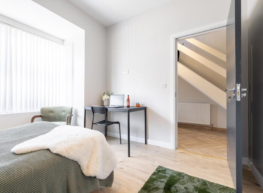 Room 1, Woodcot Avenue, Belfast, BT5 5JA