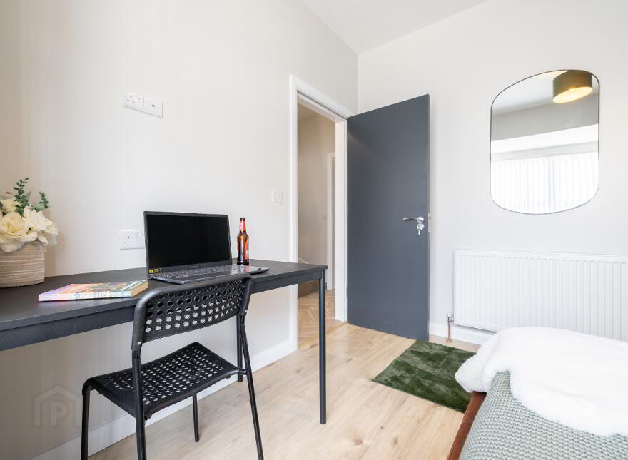 Room 1, Woodcot Avenue, Belfast, BT5 5JA