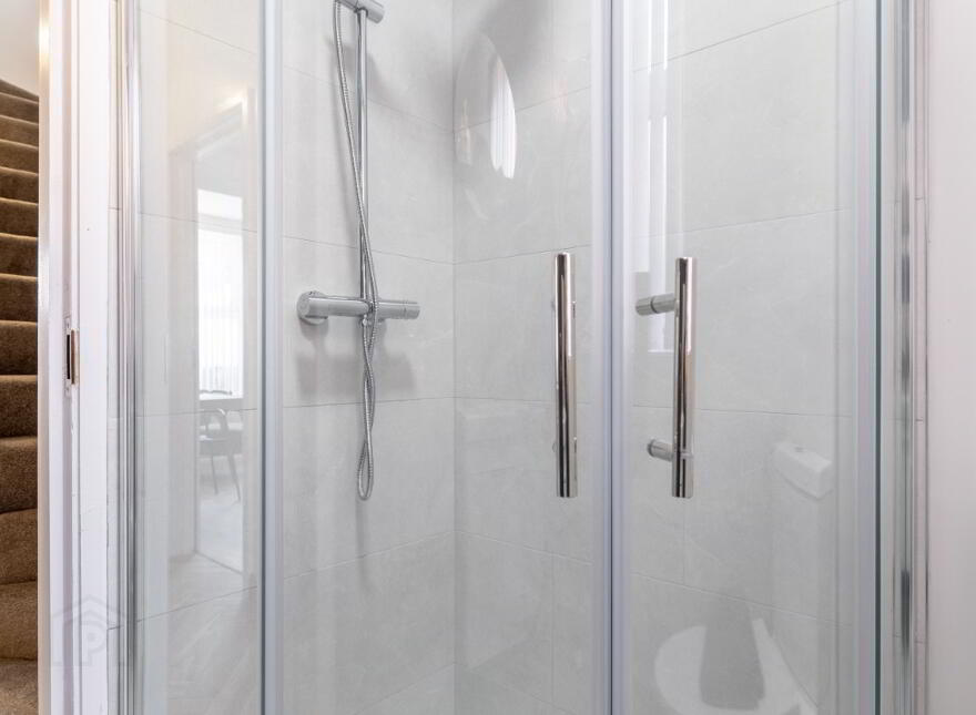 Room 1, Woodcot Avenue, Belfast, BT5 5JA