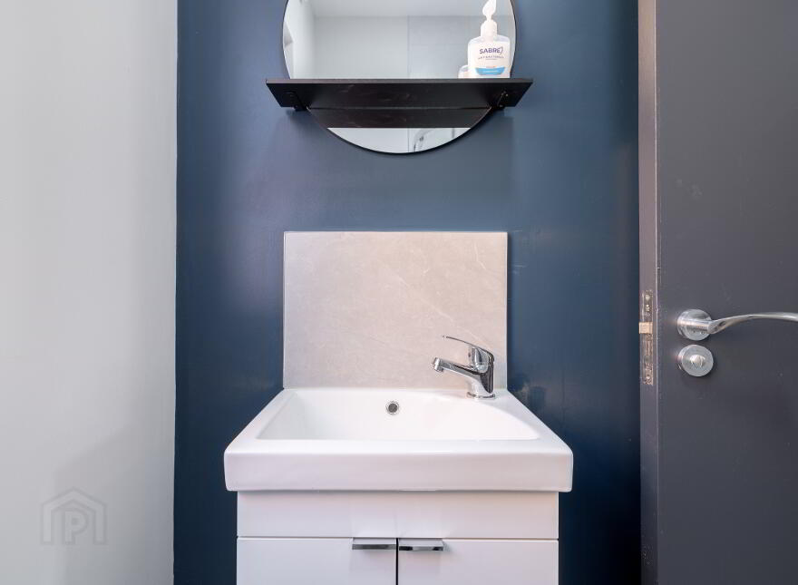 Room 1, Woodcot Avenue, Belfast, BT5 5JA